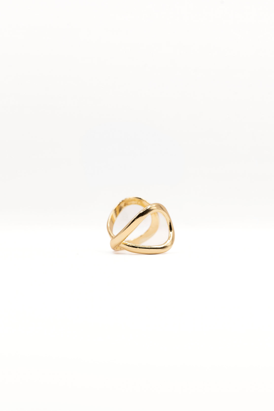 anillo-adaptable-banado-en-oro-en-forma-de-infinito