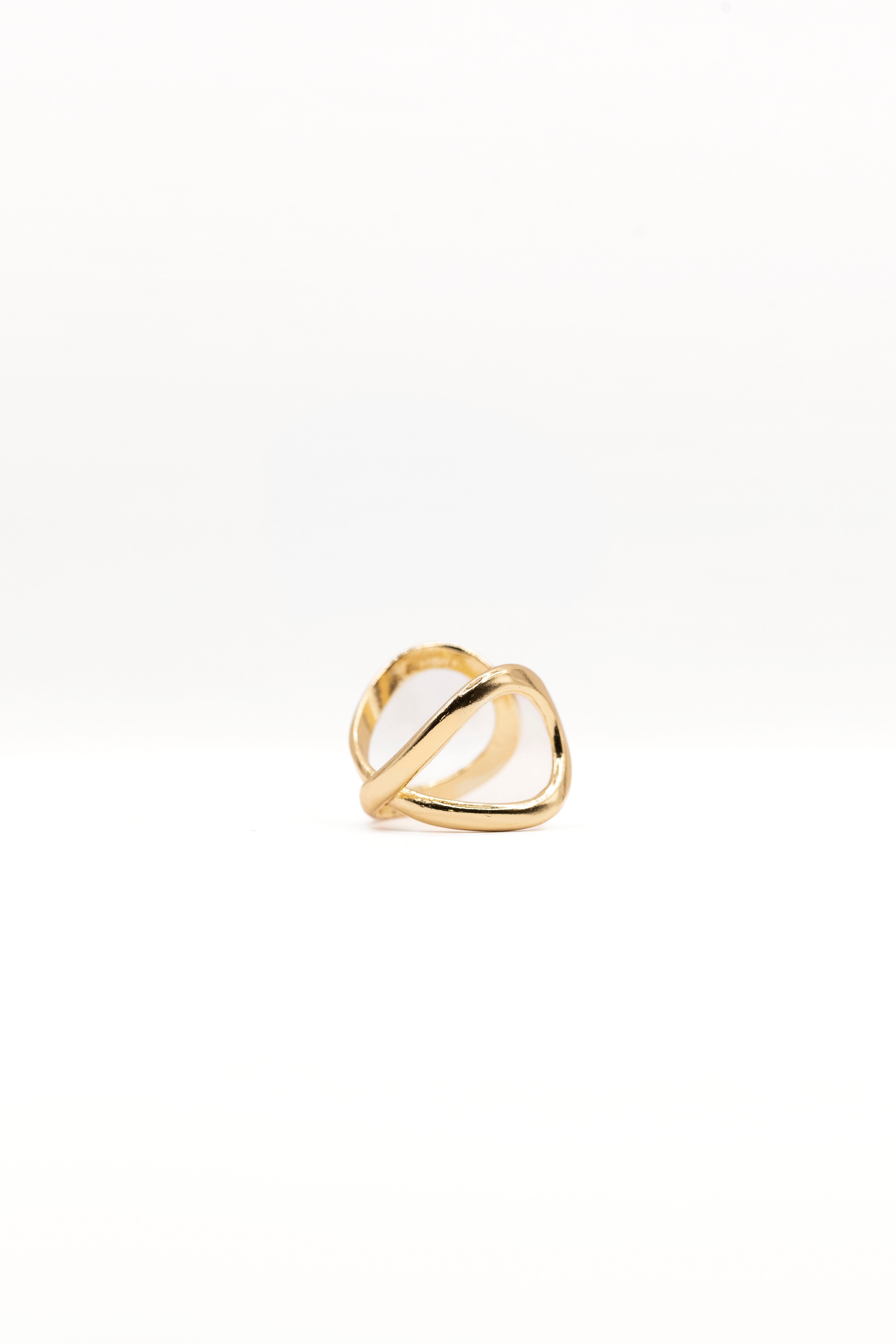 anillo-adaptable-banado-en-oro-en-forma-de-infinito