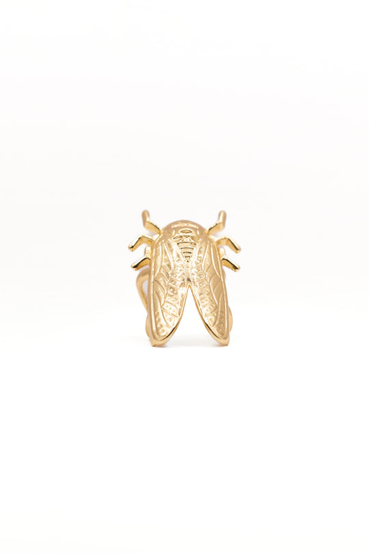 anillo-adaptable-hecho-a-mano-en-bronce-banado-en-oro-en-forma-de-polilla