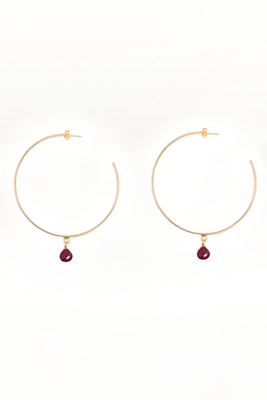 aros-argolla-hechos-a-mano-en-bronce-banados-en-oro-con-cuarzo-rojo